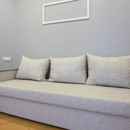 Studio Near Metro Yaroslava Mudroho, Universytet - Mykoly Khvylovoho Str 5-3 Harkiv Exterior foto