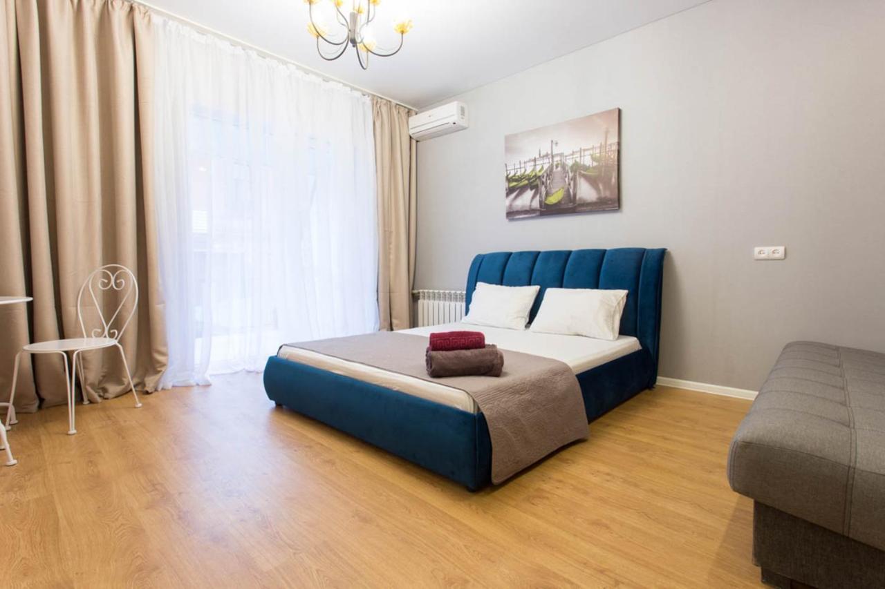 Studio Near Metro Yaroslava Mudroho, Universytet - Mykoly Khvylovoho Str 5-3 Harkiv Exterior foto