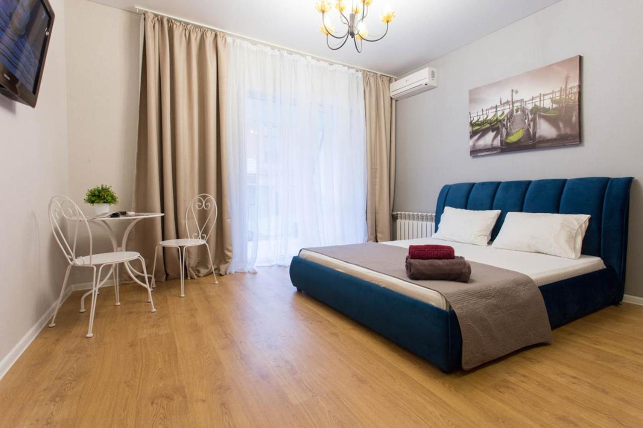 Studio Near Metro Yaroslava Mudroho, Universytet - Mykoly Khvylovoho Str 5-3 Harkiv Exterior foto