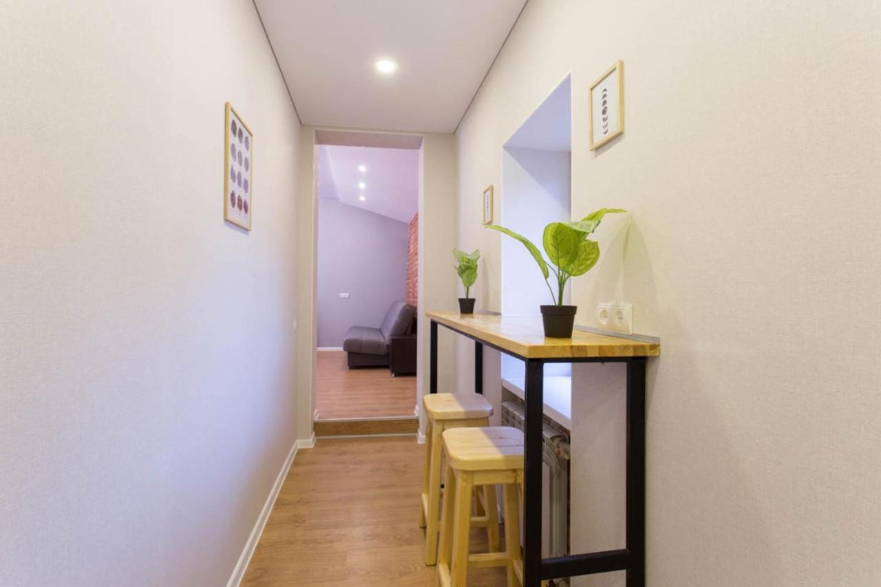 Studio Near Metro Yaroslava Mudroho, Universytet - Mykoly Khvylovoho Str 5-3 Harkiv Exterior foto