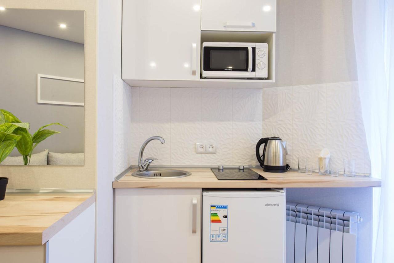 Studio Near Metro Yaroslava Mudroho, Universytet - Mykoly Khvylovoho Str 5-3 Harkiv Exterior foto